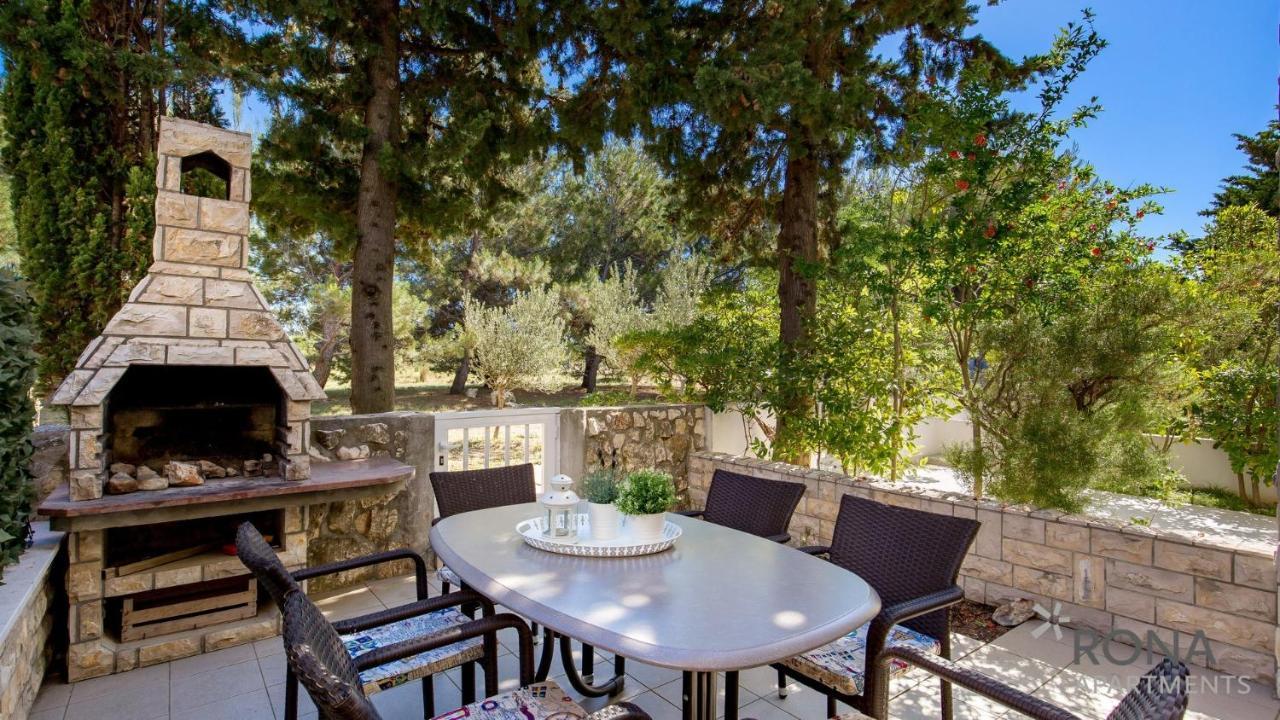 נובליה Rona Apartment Flower 1 And Flower 2 מראה חיצוני תמונה