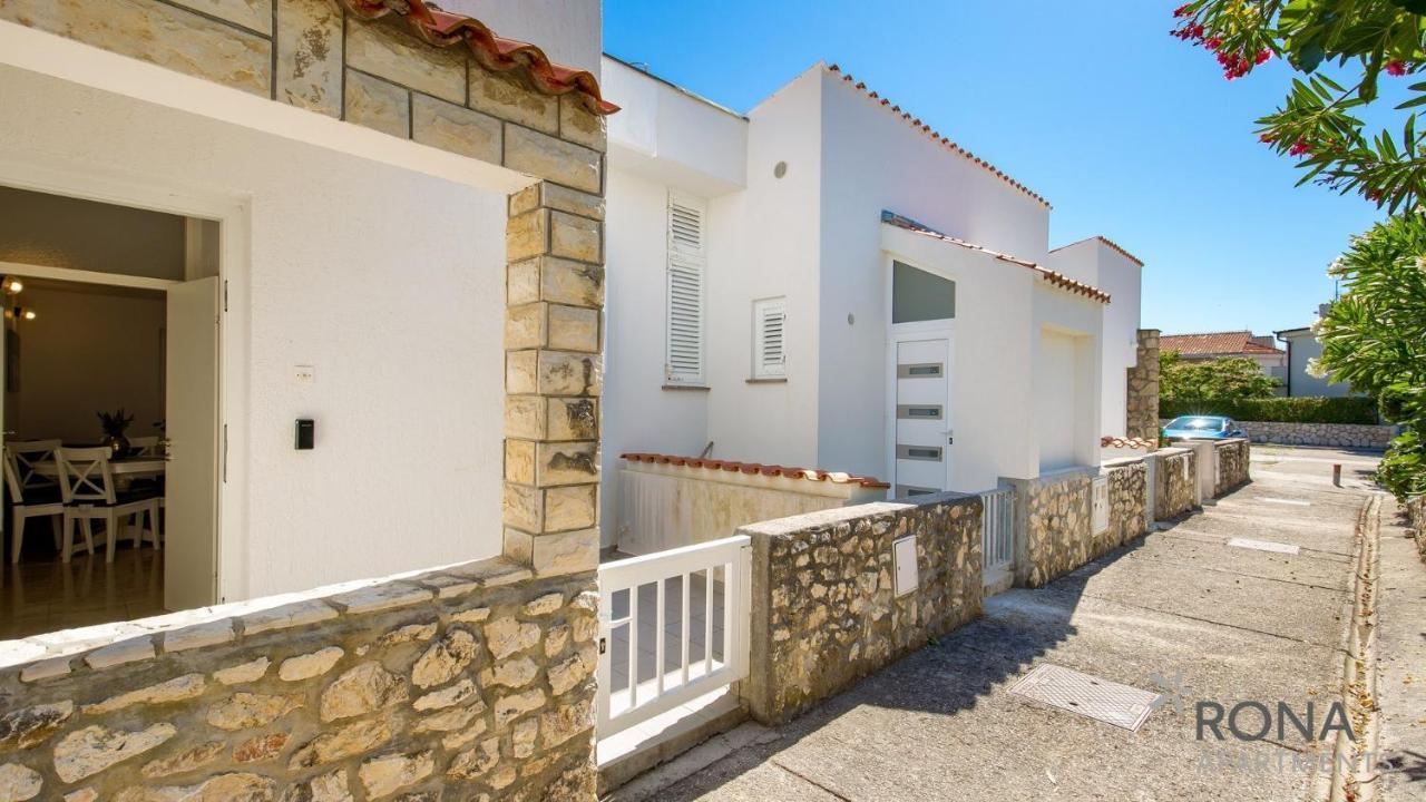 נובליה Rona Apartment Flower 1 And Flower 2 מראה חיצוני תמונה