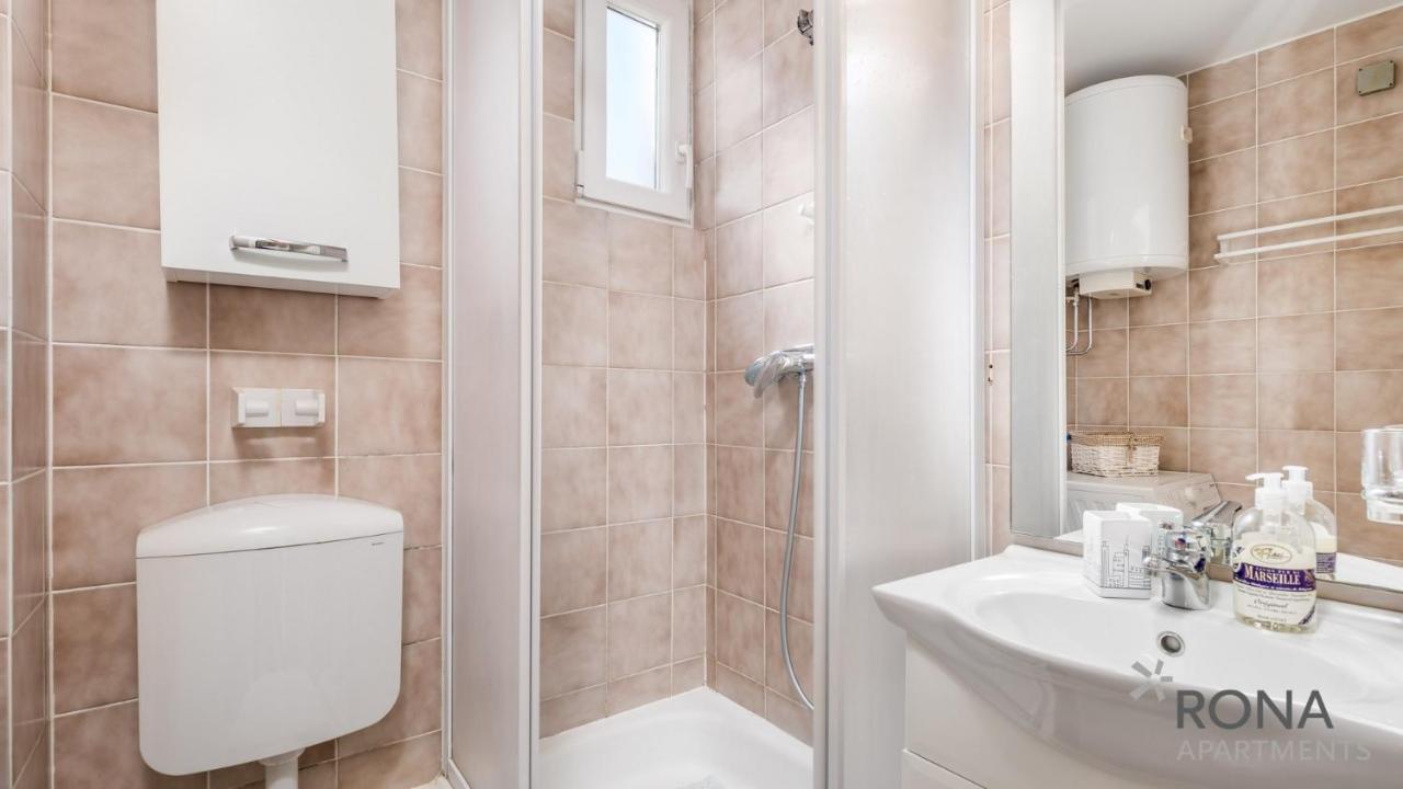 נובליה Rona Apartment Flower 1 And Flower 2 מראה חיצוני תמונה