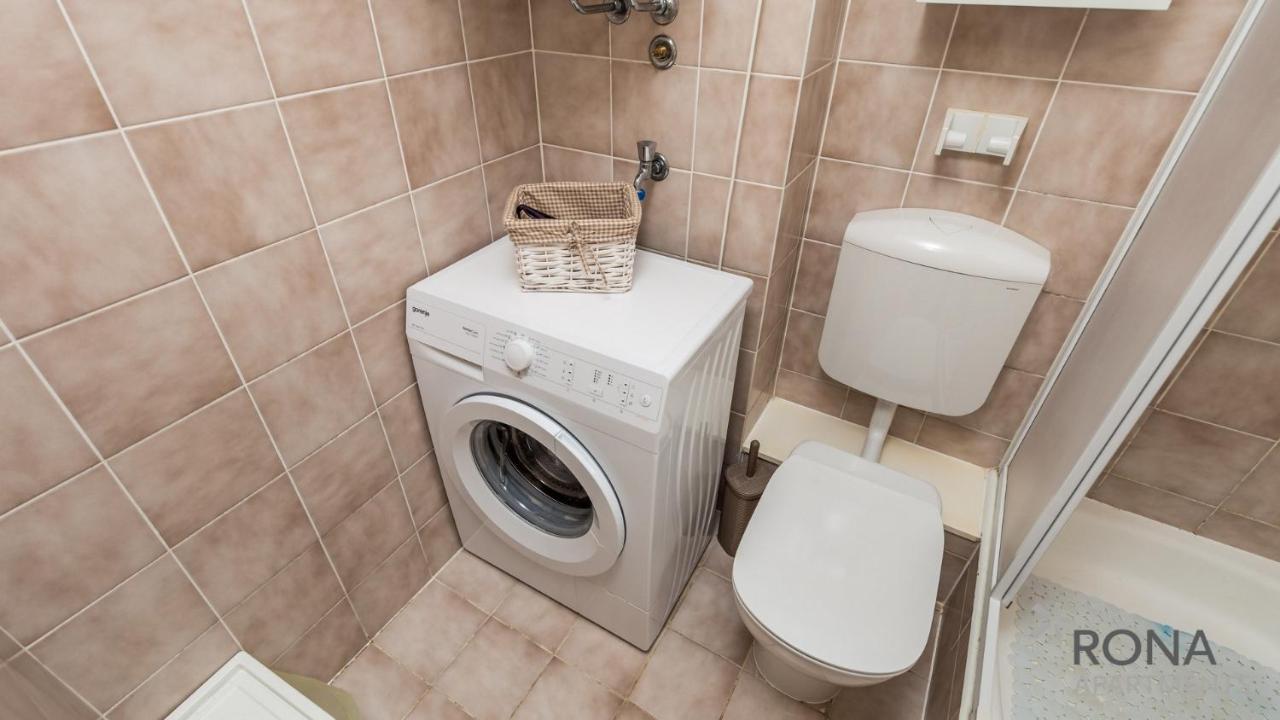 נובליה Rona Apartment Flower 1 And Flower 2 מראה חיצוני תמונה