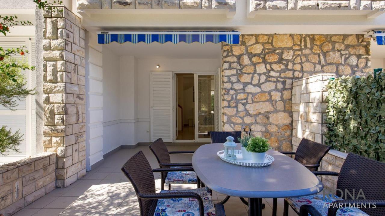 נובליה Rona Apartment Flower 1 And Flower 2 מראה חיצוני תמונה
