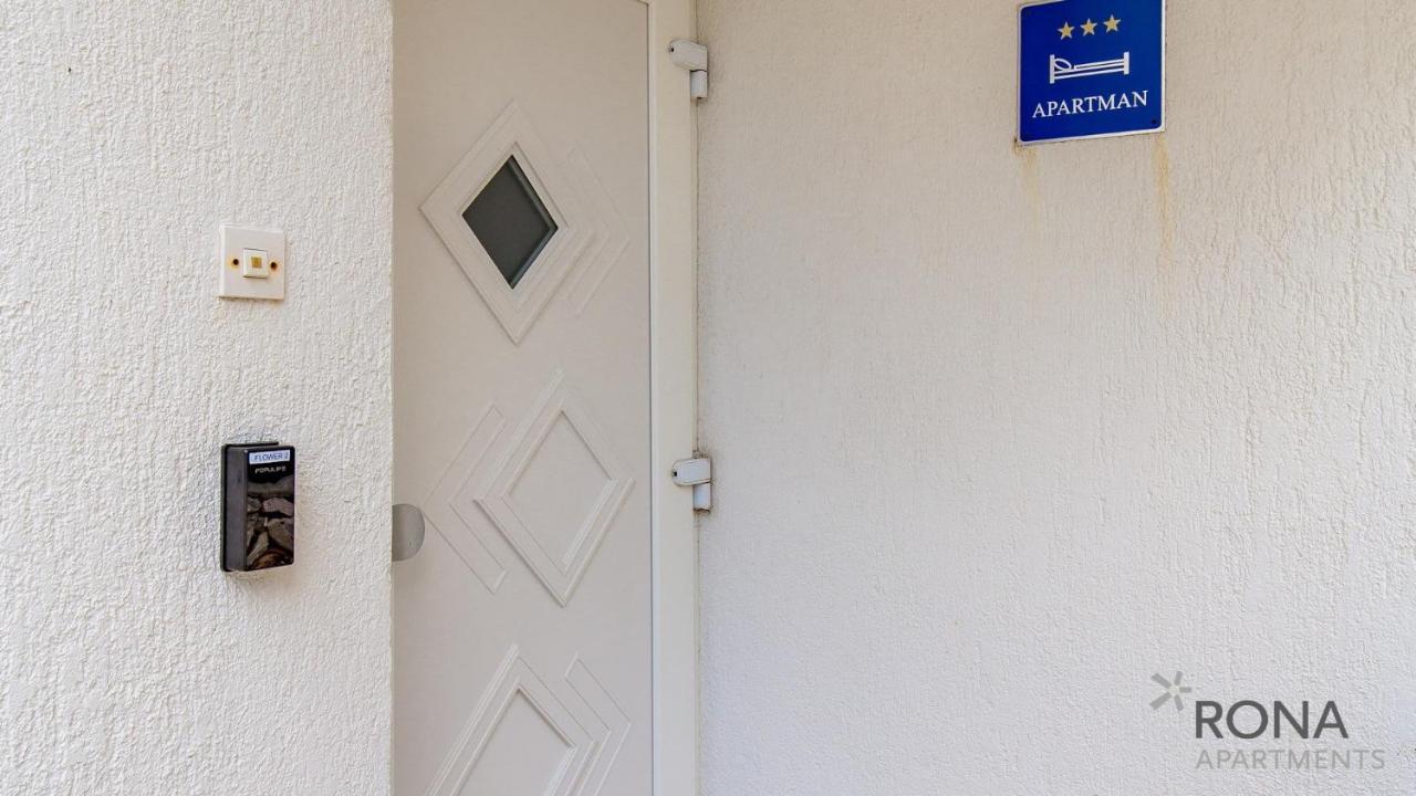 נובליה Rona Apartment Flower 1 And Flower 2 מראה חיצוני תמונה